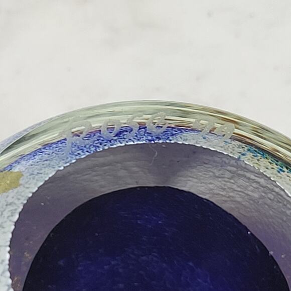 VTG Earl O James Paperweight 3" Blue Gold Flecks Handblown Art Glass Signed '99 - Picture 12 of 16